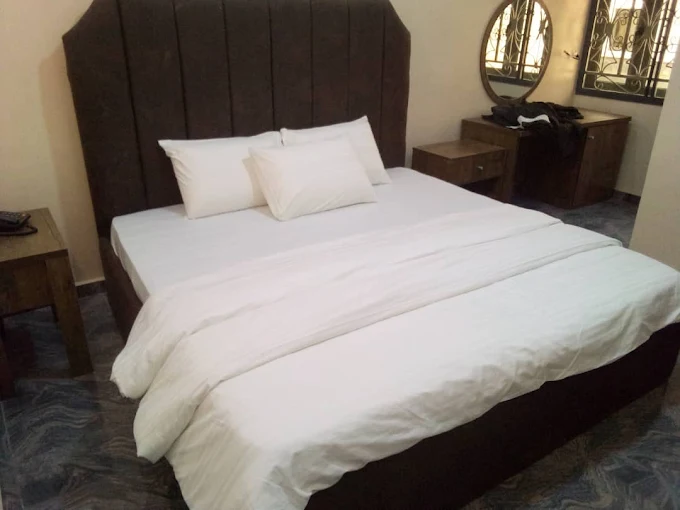 RONKIBOG CRYSTAL HOTEL & SUITES 9jahotel