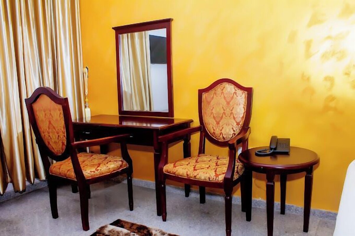 Crowncity Resort 9jahotel