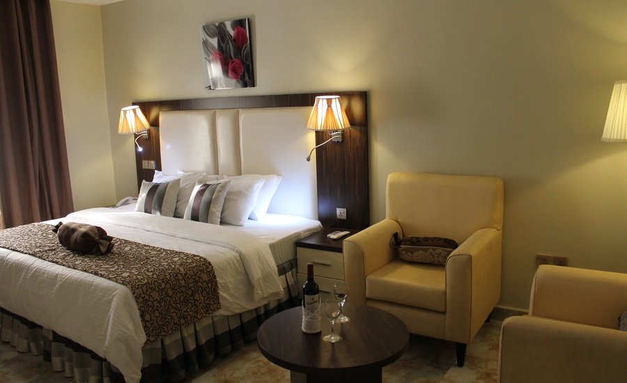 De Santiago Milan Hotels And Suites 9jahotel