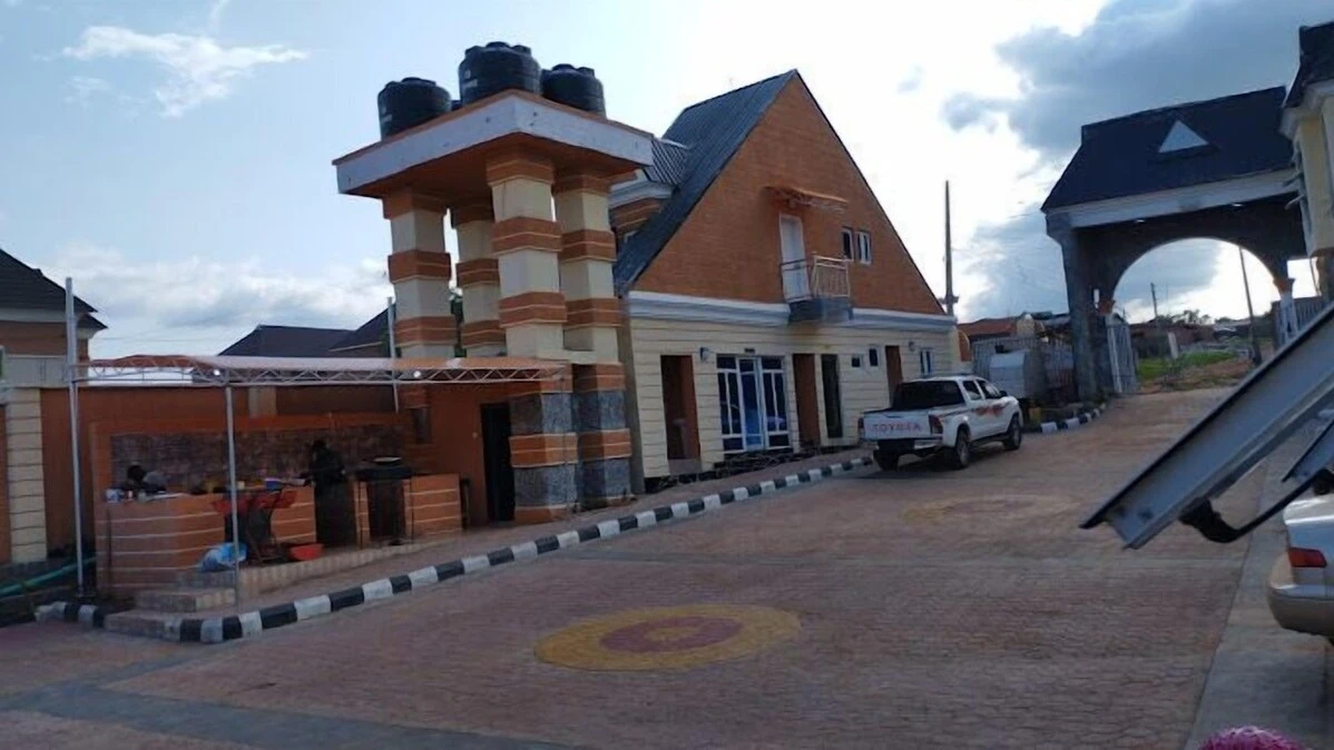 Solid Worth Hotels, Offa - Hotel image