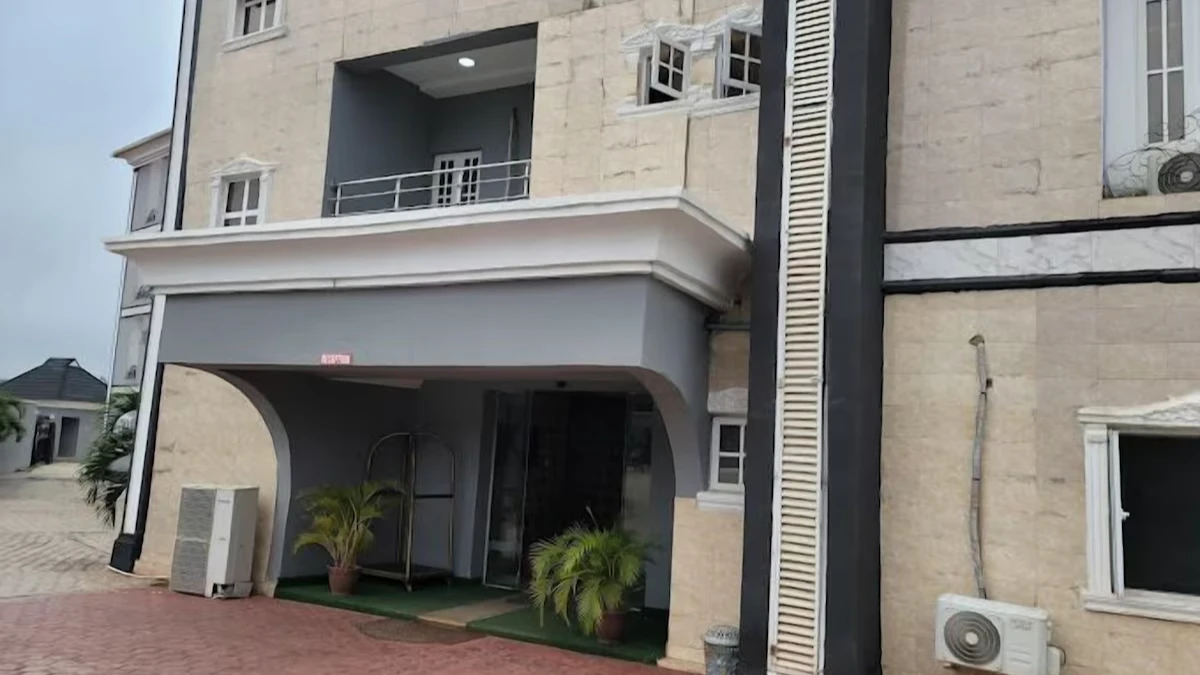 Royal Continental Suites and Apartments - Hotel image