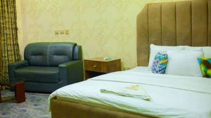 RONKIBOG CRYSTAL HOTEL & SUITES - Hotel image