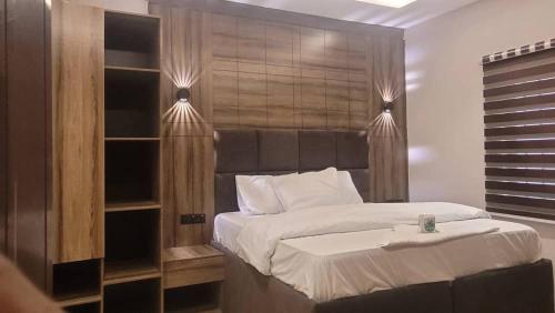 Bayview Apartment - Background image