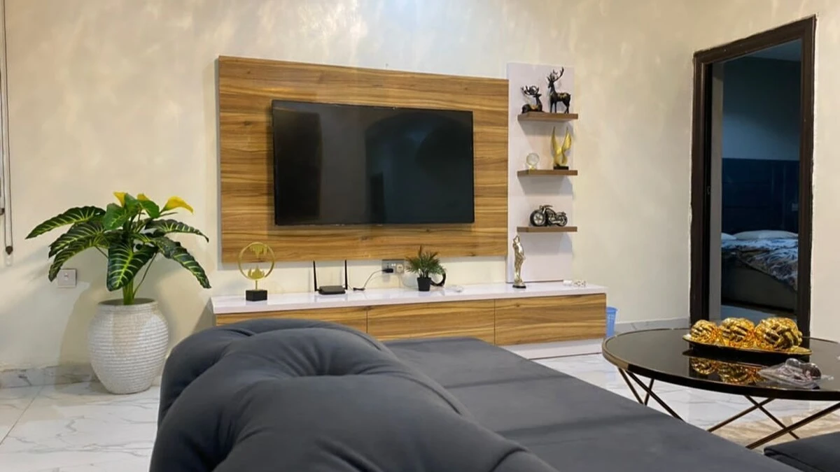 Quiet 3 bedroom apartment located in laderin - Hotel image