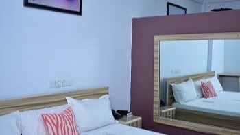 D-J-ewels Apartment - Hotel image