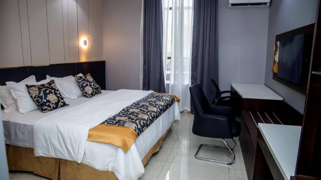 SKYLINE VIEW HOTEL - Hotel image