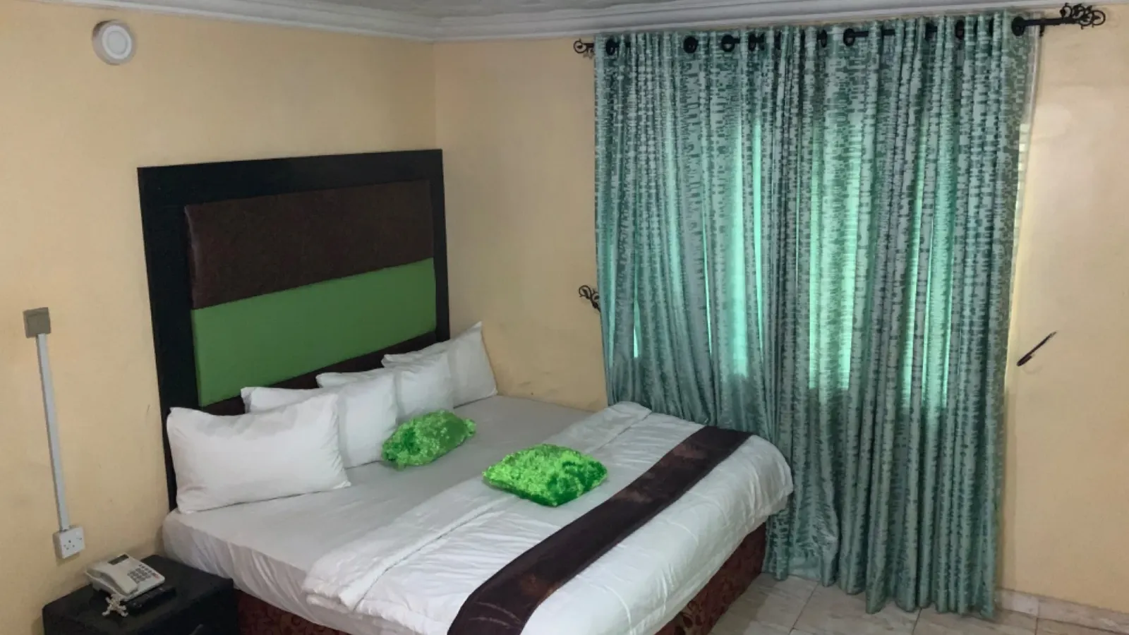 Senators Suites and Towers Ltd - Hotel image