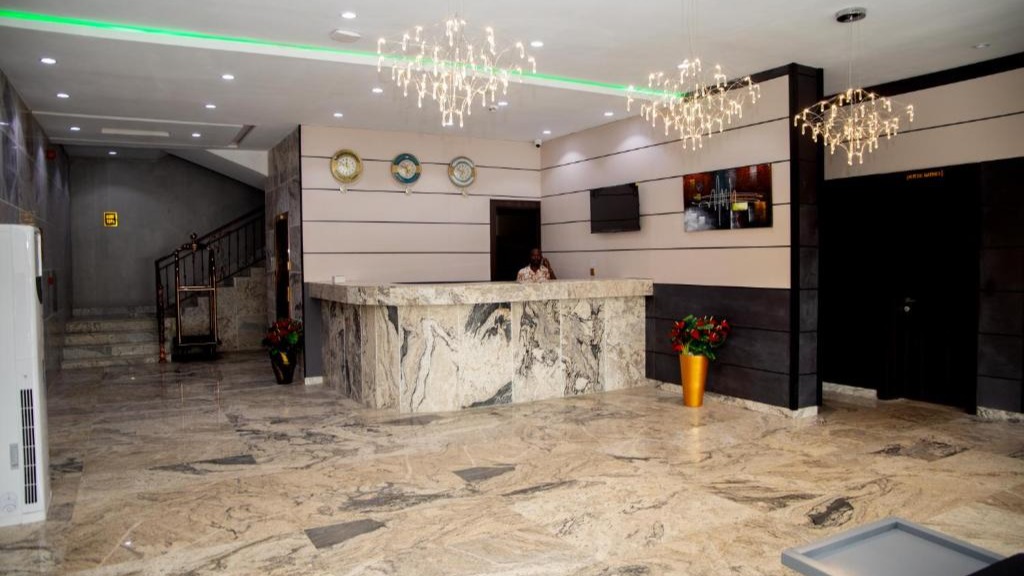 SKYLINE VIEW HOTEL - Hotel image