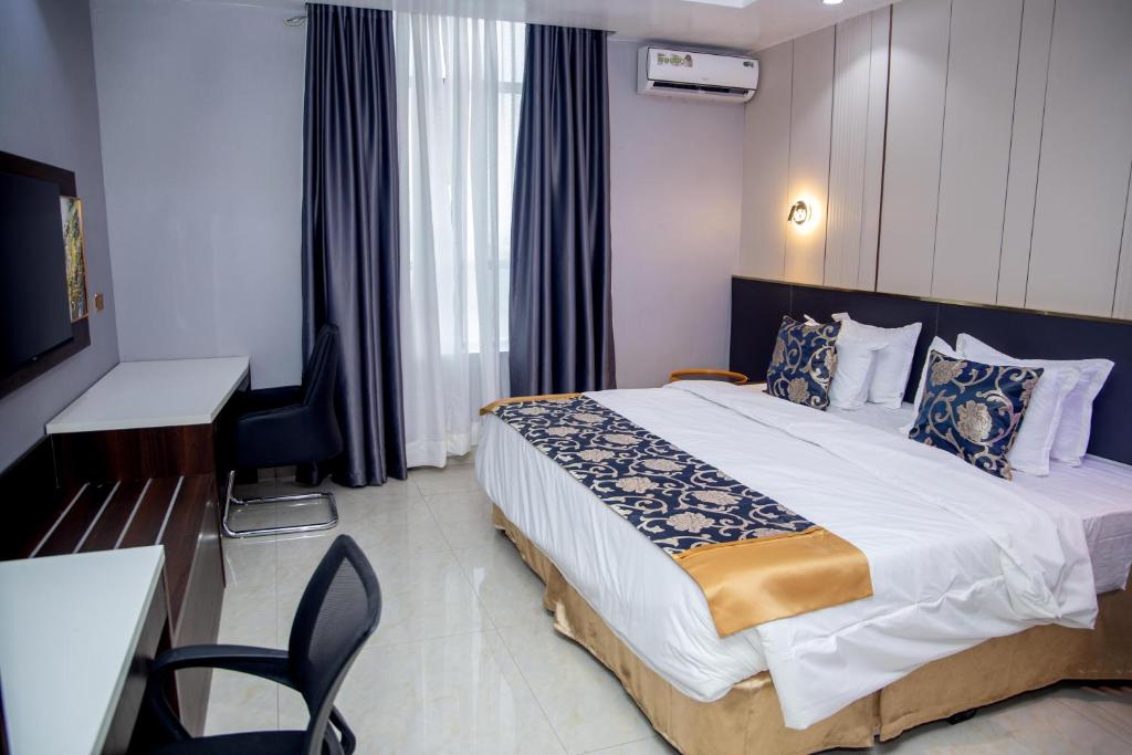 SKYLINE VIEW HOTEL - Background image