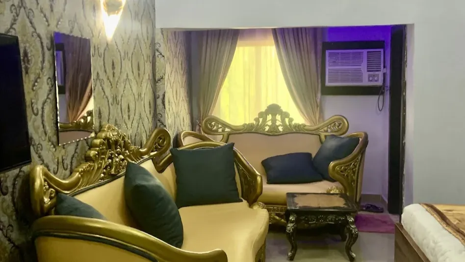 Vic-Lawson Royal Hotel - Hotel image