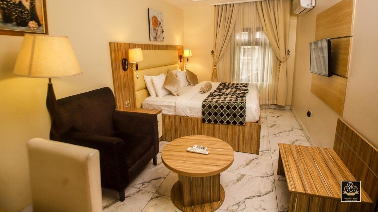 De Santiago Milan Hotels And Suites - Hotel image