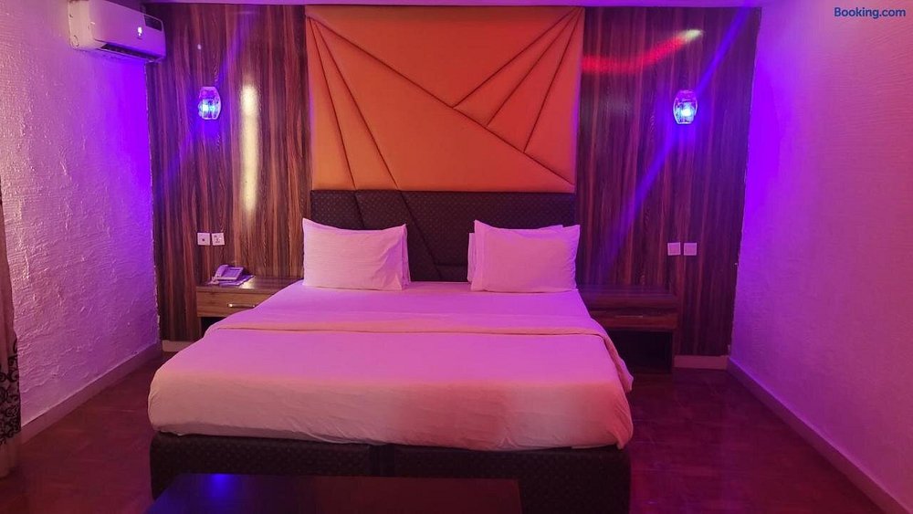 Bayview Mansions Hotel and Suites - Background image