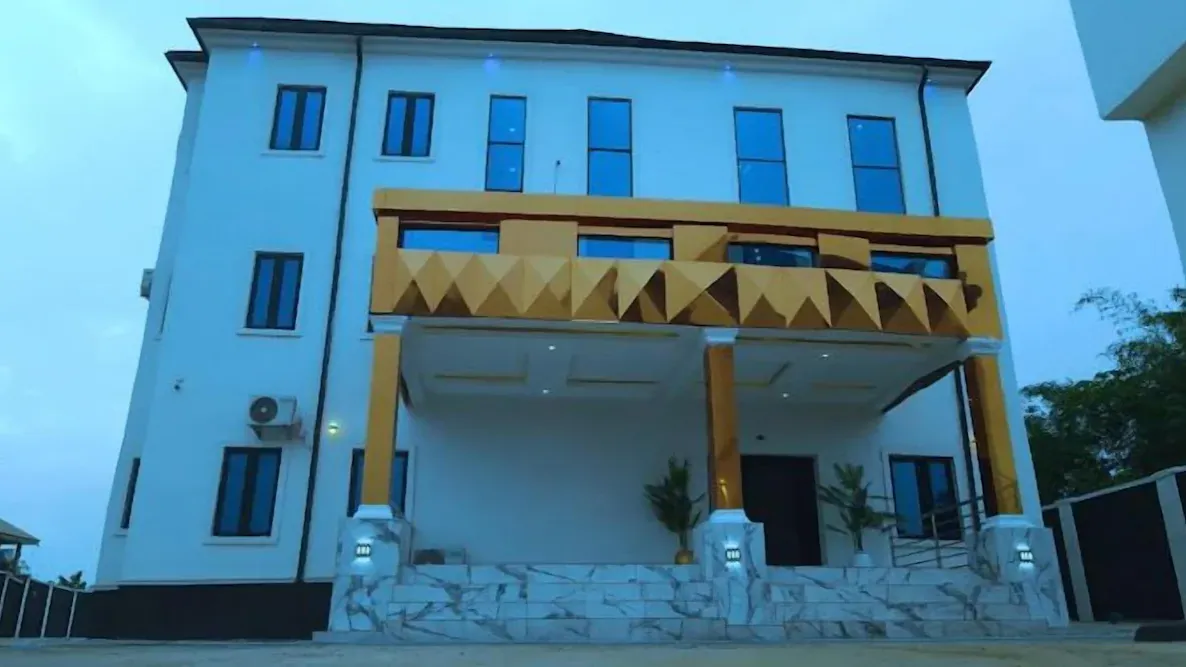 HP LUXURY HOTEL and SUITES - Hotel image