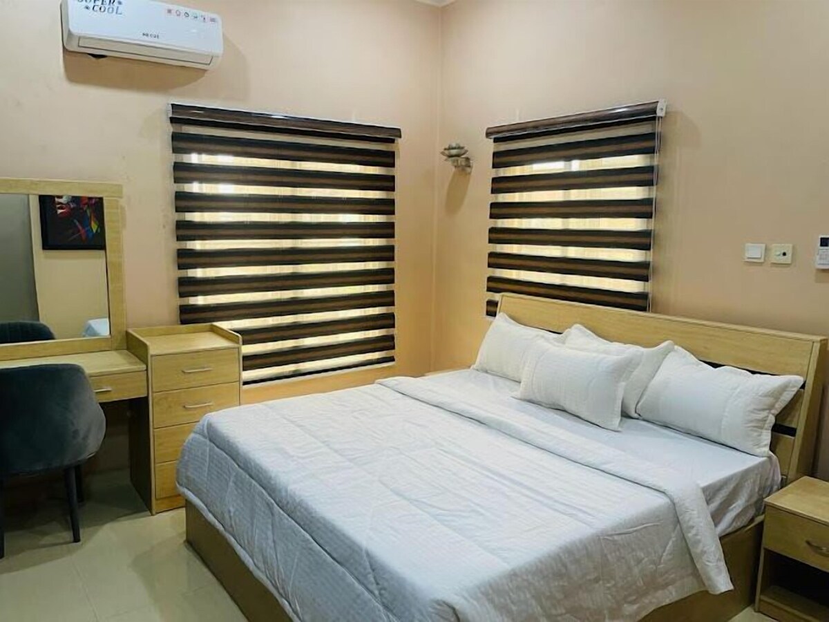 Enclave Hills Hotel - Background image