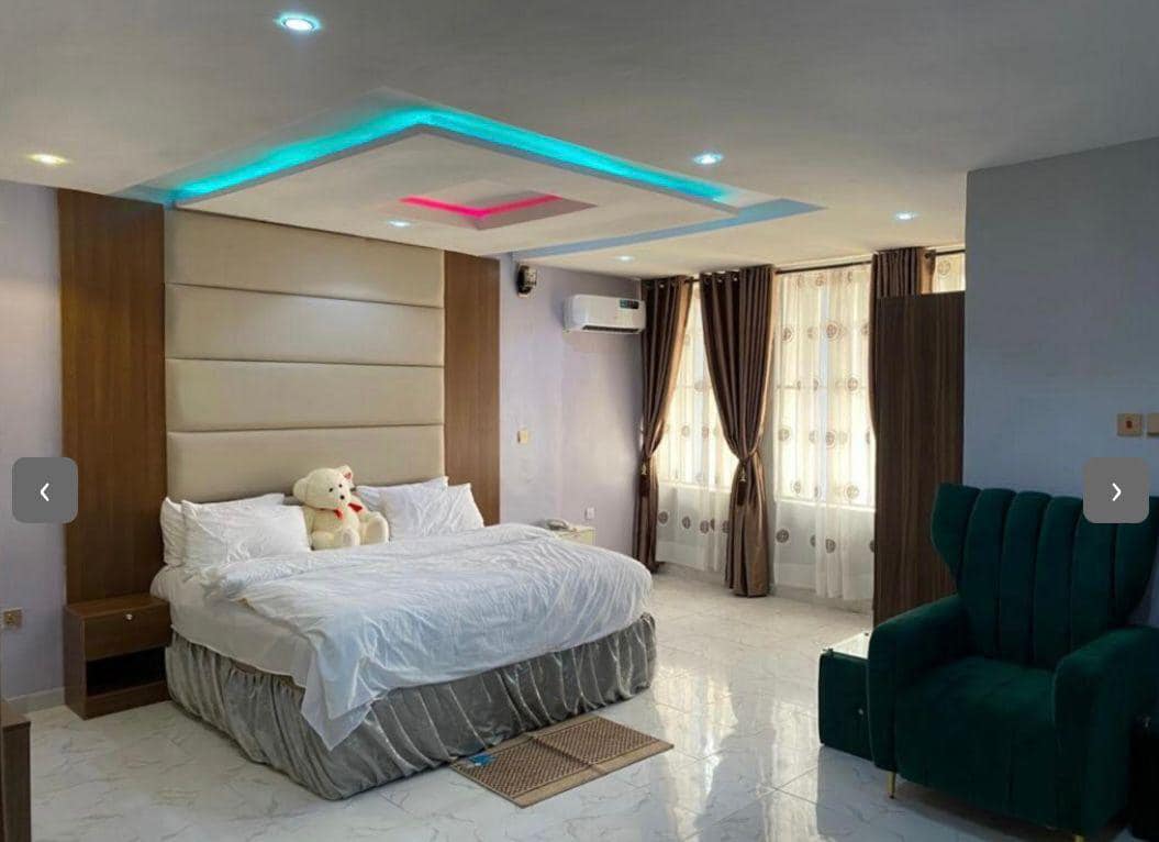 MAFIS ROYAL - Background image