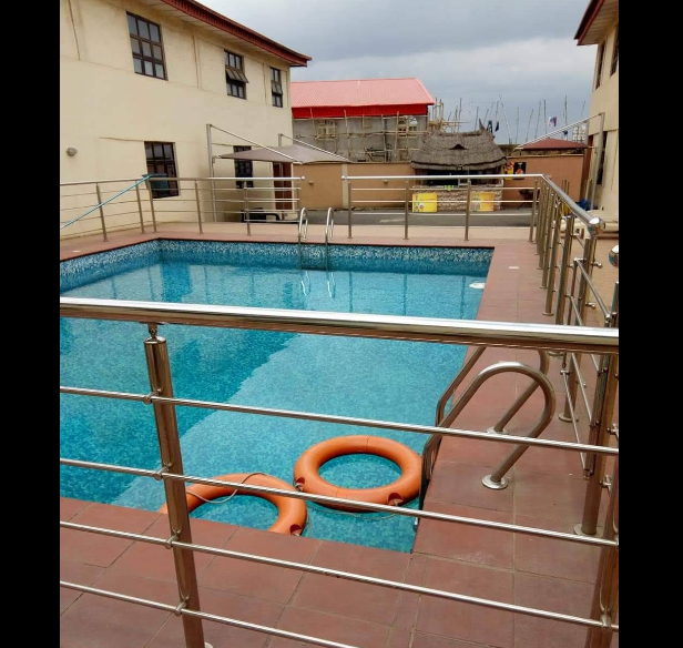 De-Eklipse Hotels & Suits - Background image