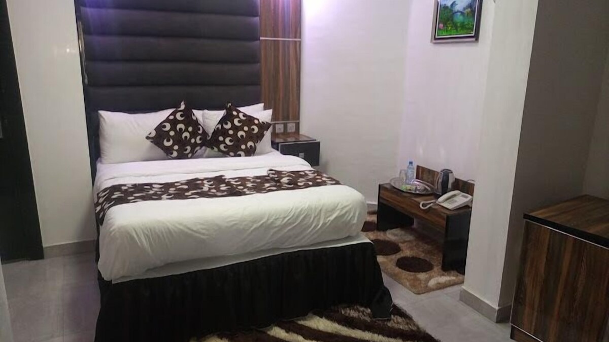 Emsworth Apartment and Suites - Hotel image