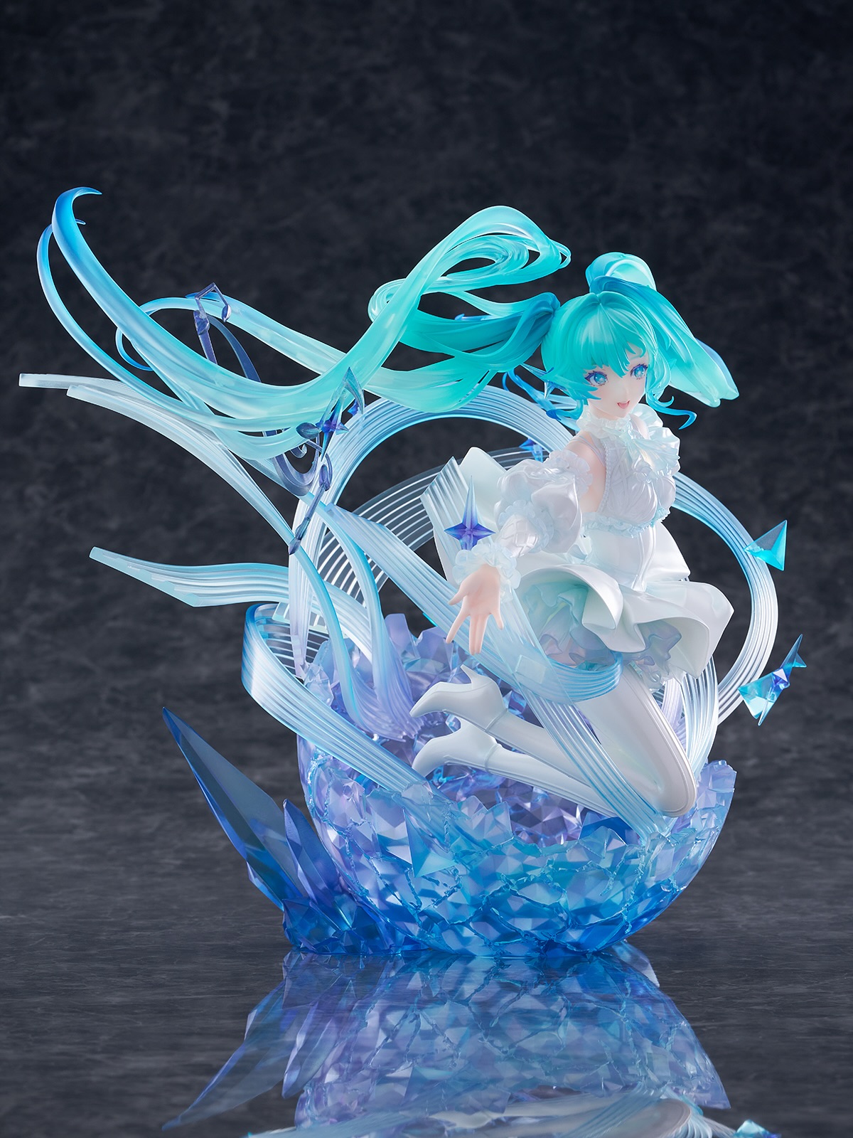(Pre-order) Hatsune Miku - Shibuya Scramble Figure — 1/7 - Crystal Dress Ver by CyberZ, eStream, Oriental Forest - Image 6