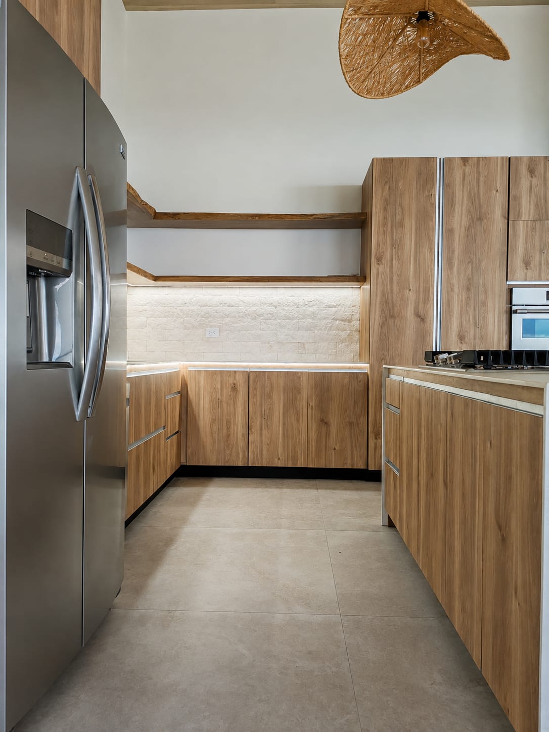 Main kitchen and island - Alas House (6)