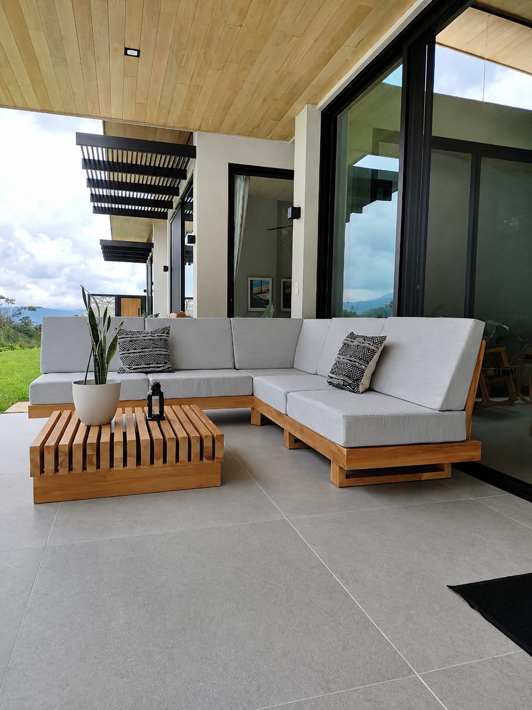 Terrace and outdoor furniture - Authentica House (1)
