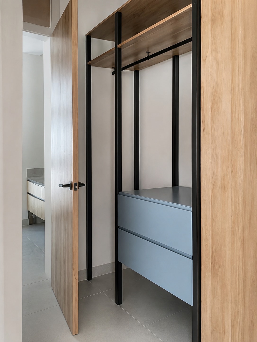 Open closet with metal structure - Everty House (1)