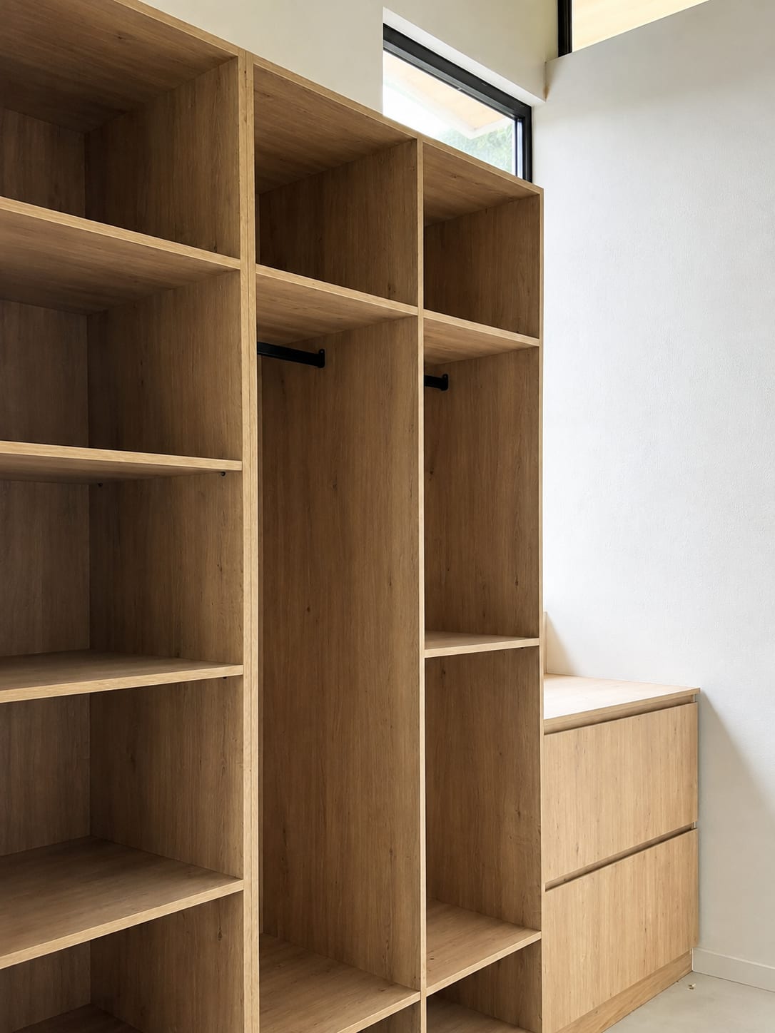 Closets and custom storage - El Torito House (1)