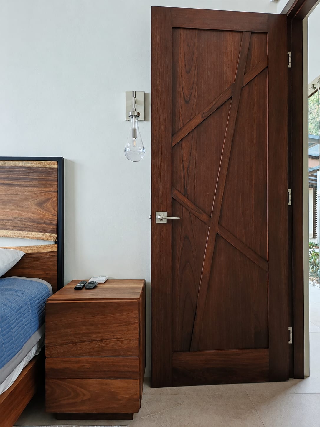 Doors, entryway and panels - Sattva House (3)