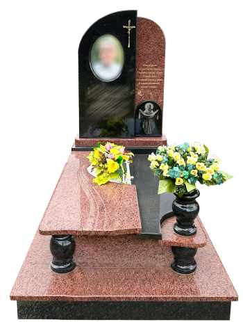 Пам'ятник в формі півкруга з червоного та чорного граніту 1200*2100