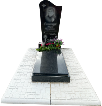 Одинарний пам'ятник з закритою надгробною плитою