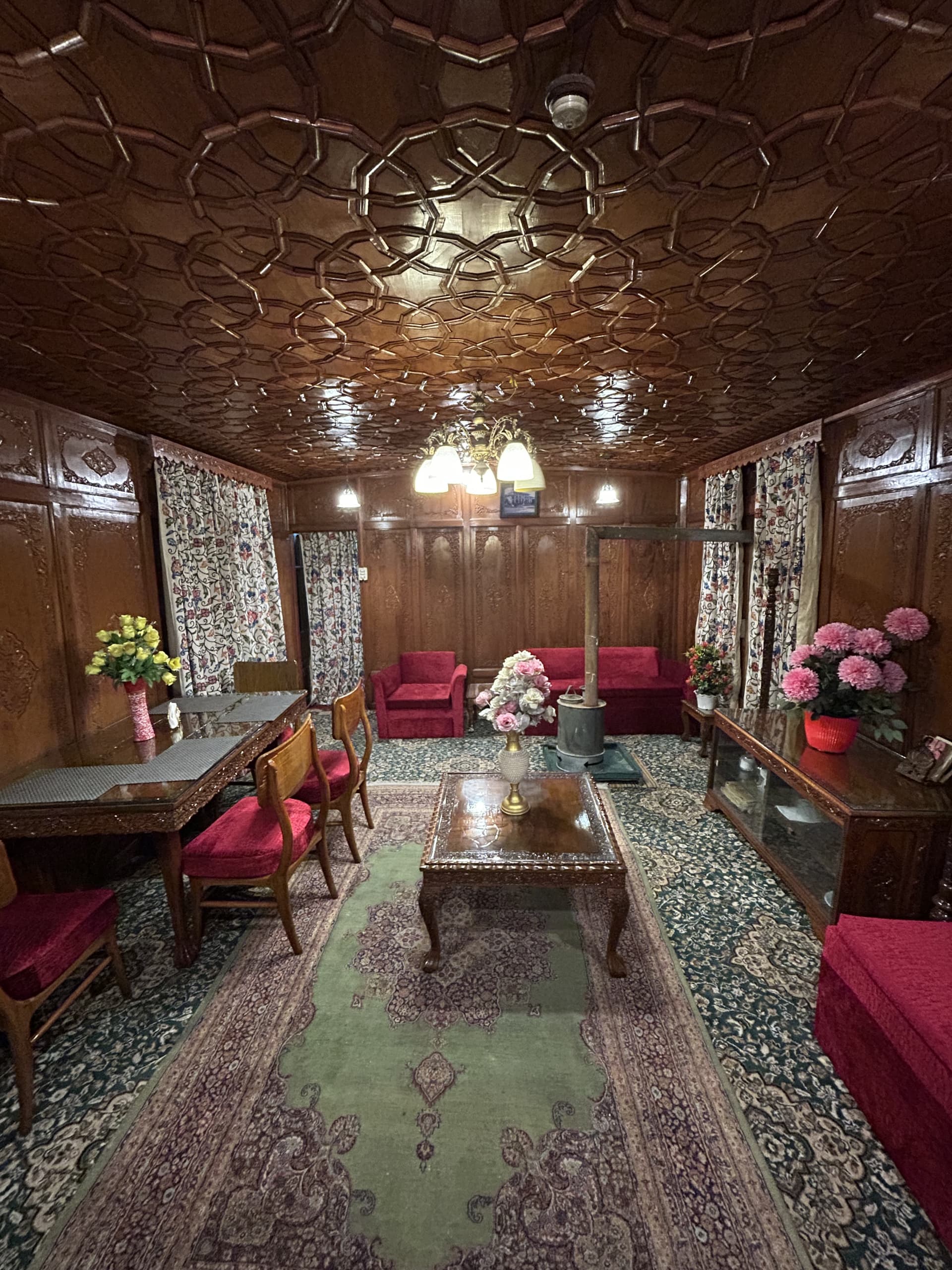 Houseboat zogila 