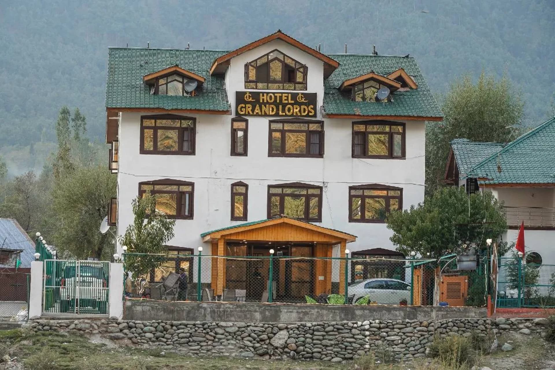 Hotel Grand Lords