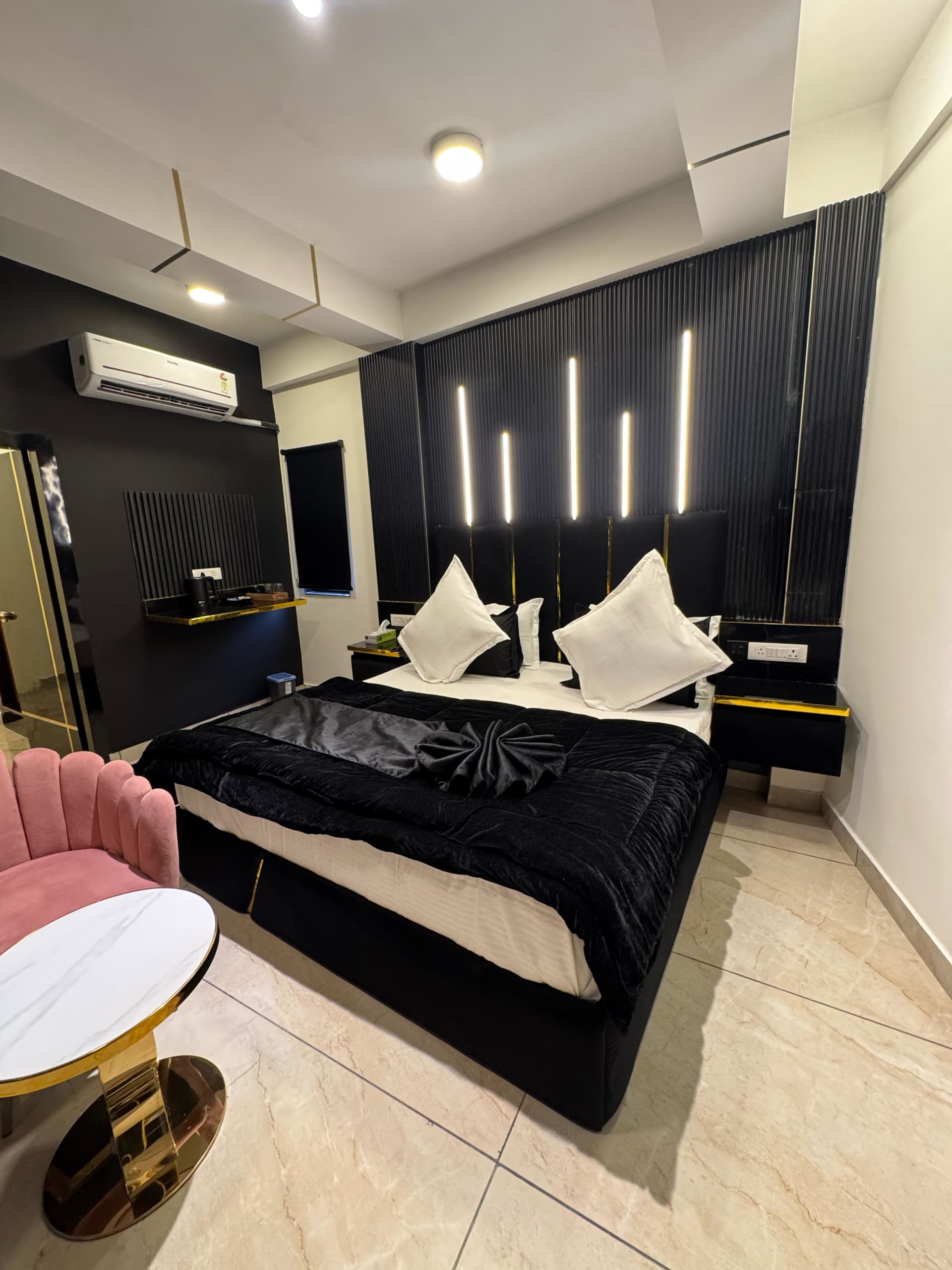 HOTEL LIEU D'AMOUR - 4
