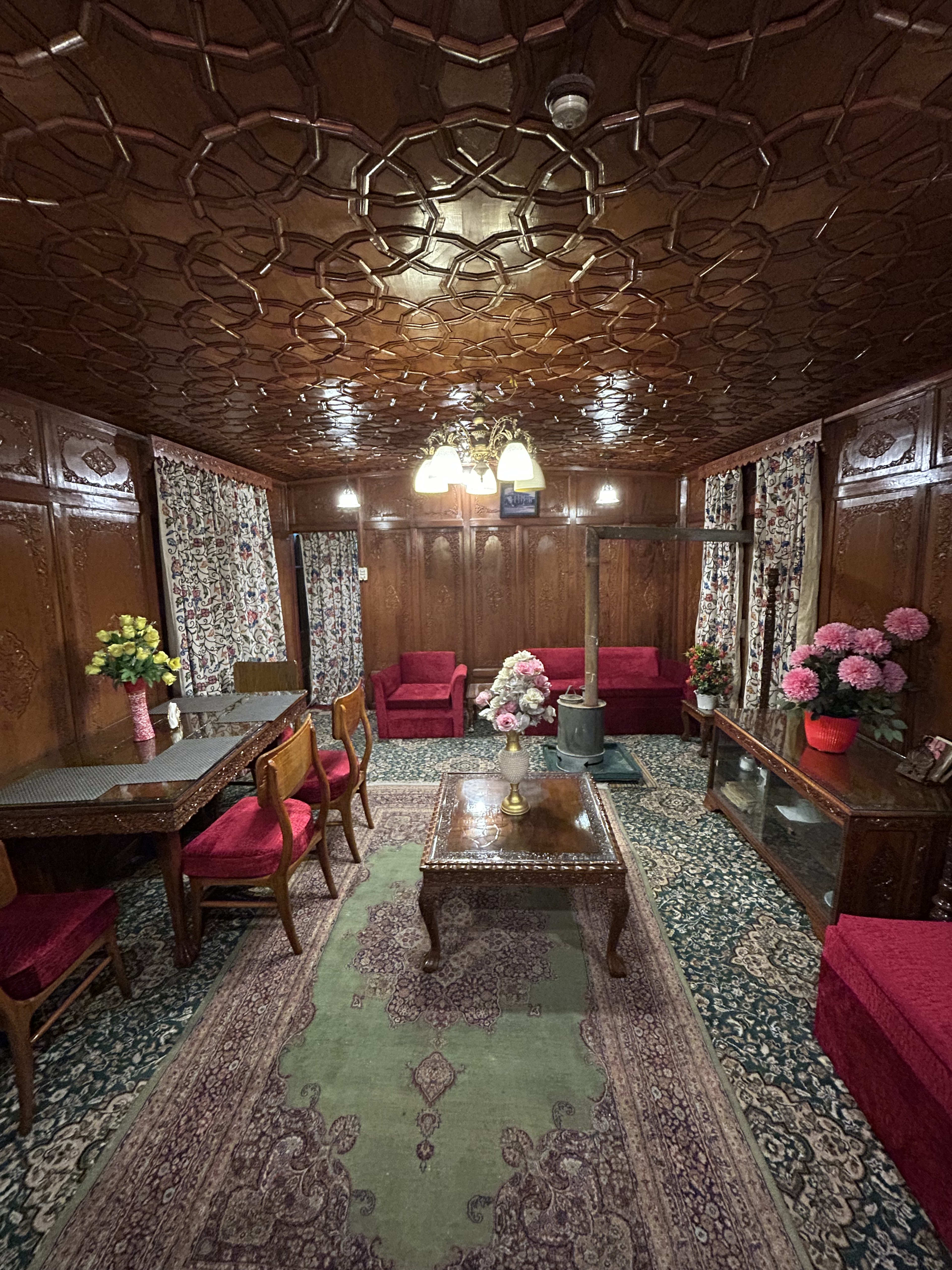 Houseboat zogila