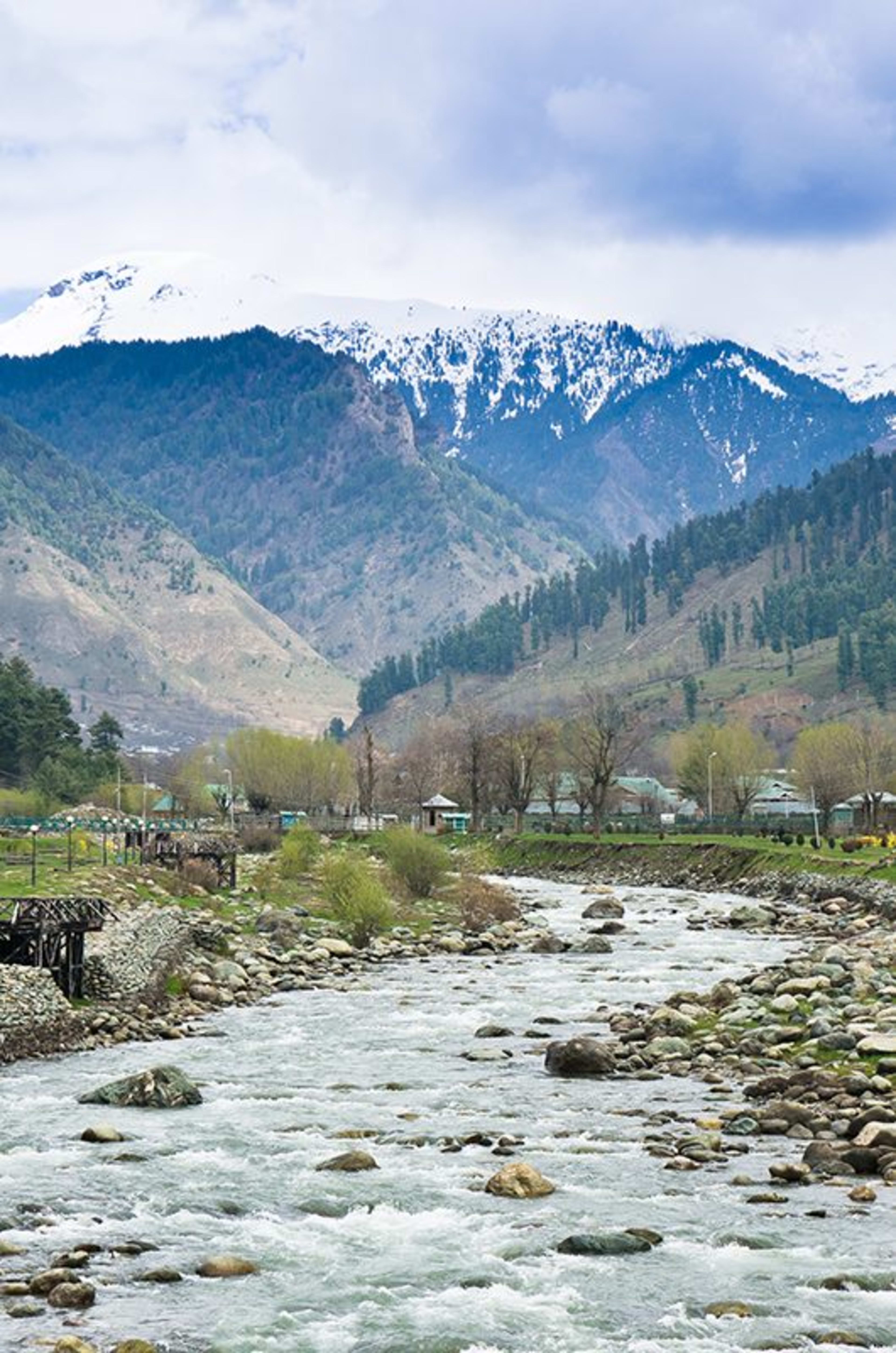 4 Days / 3 Nights Kashmir Tour Package - Photo 2