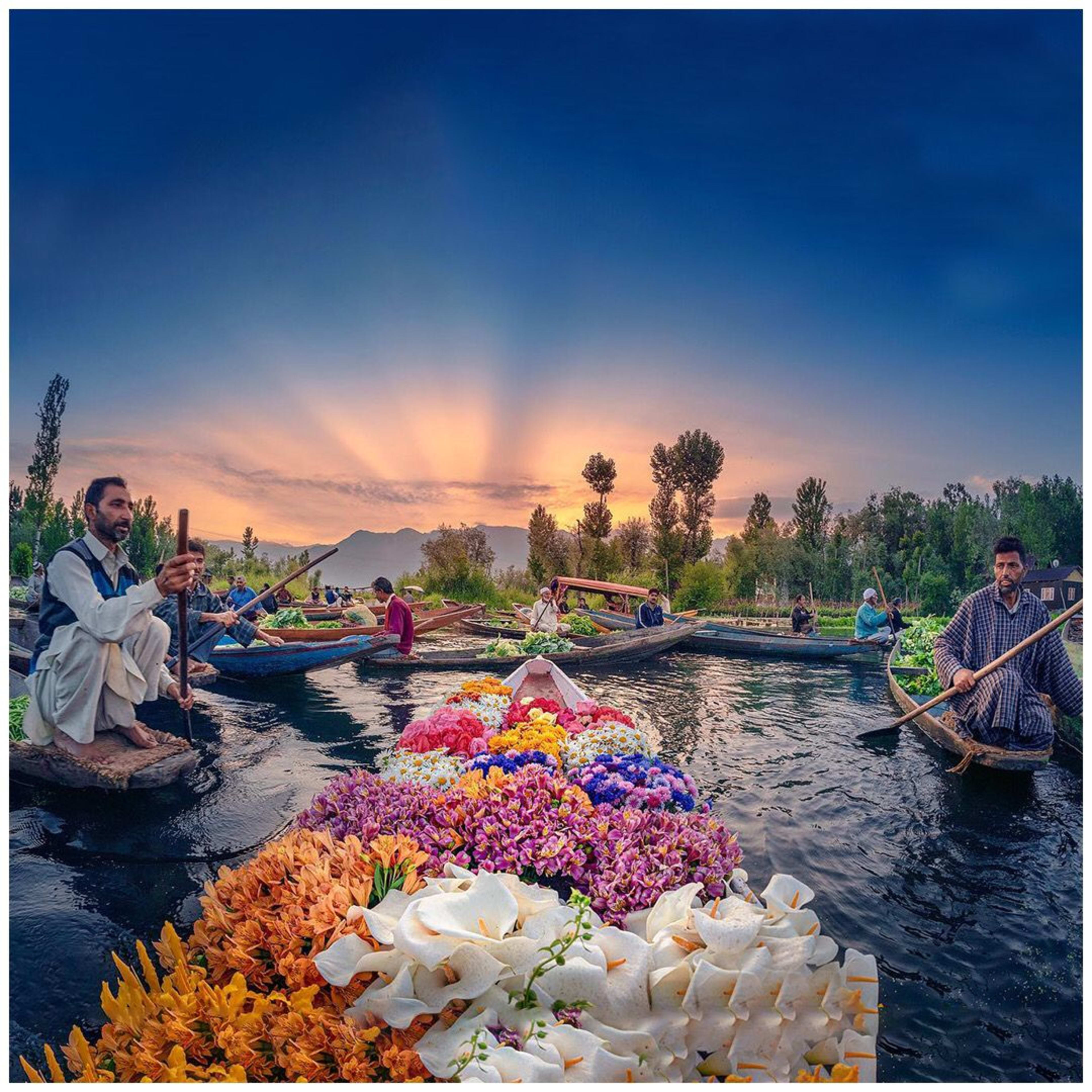 2 Days / 1 Night Srinagar Tour Package