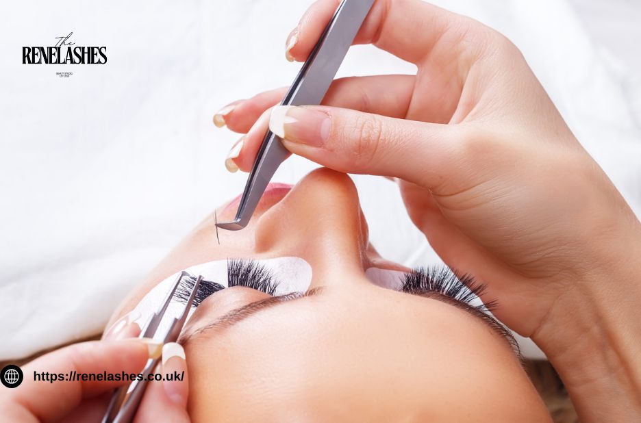 Eyelash Extensions Dawlish | Renelashes.co.uk