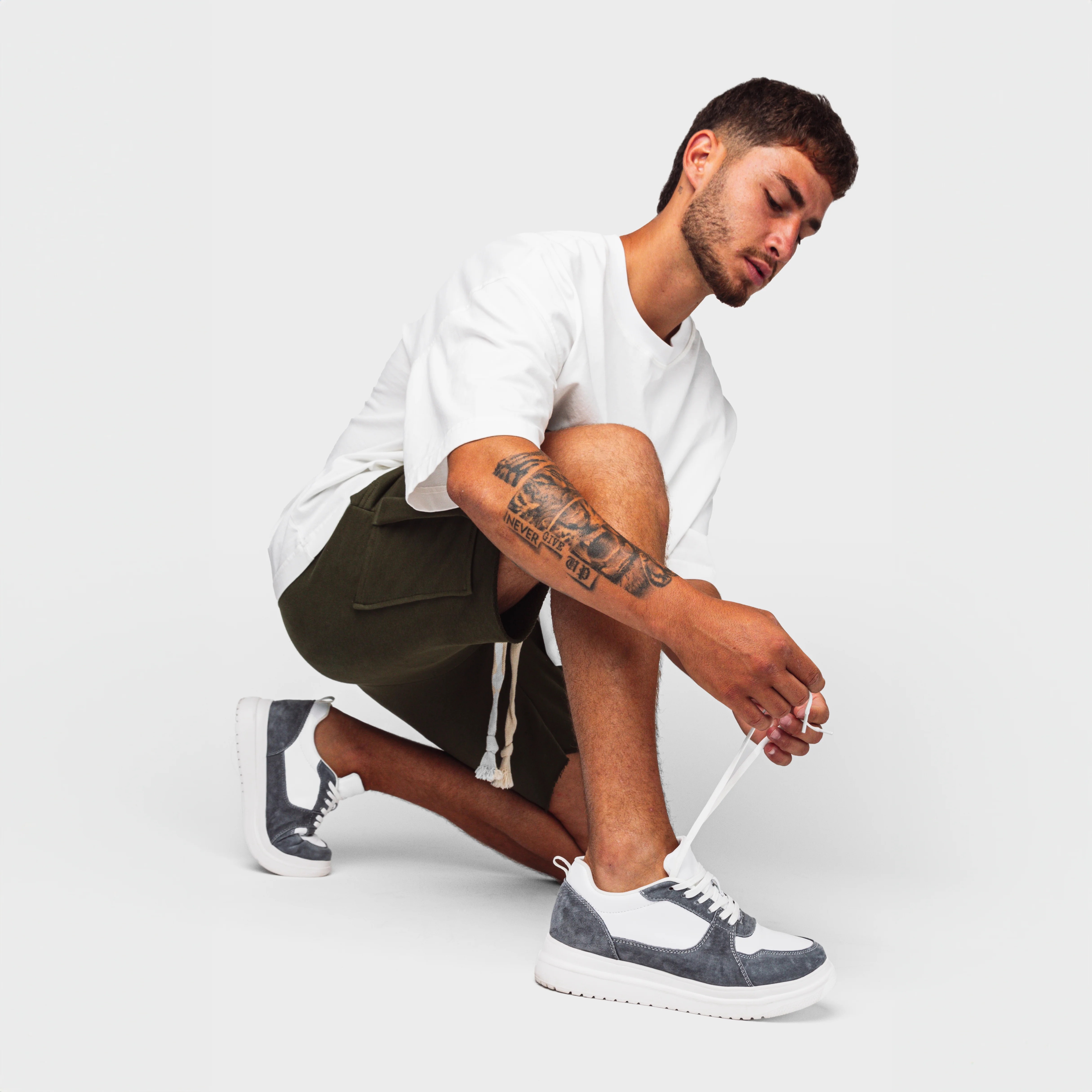 נעלי ספורט לגברים: נוחות וביצועים ללא פשרות