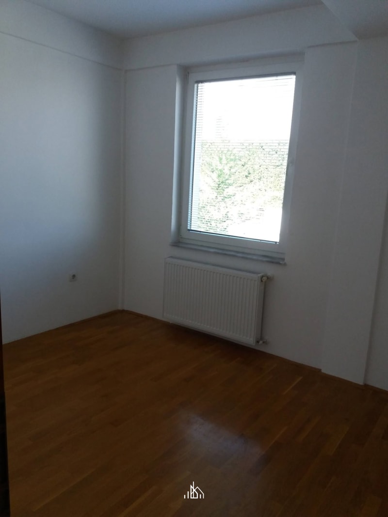 Се продава стан од 94 м² во Бардовци  подрум и паркинг место - 3