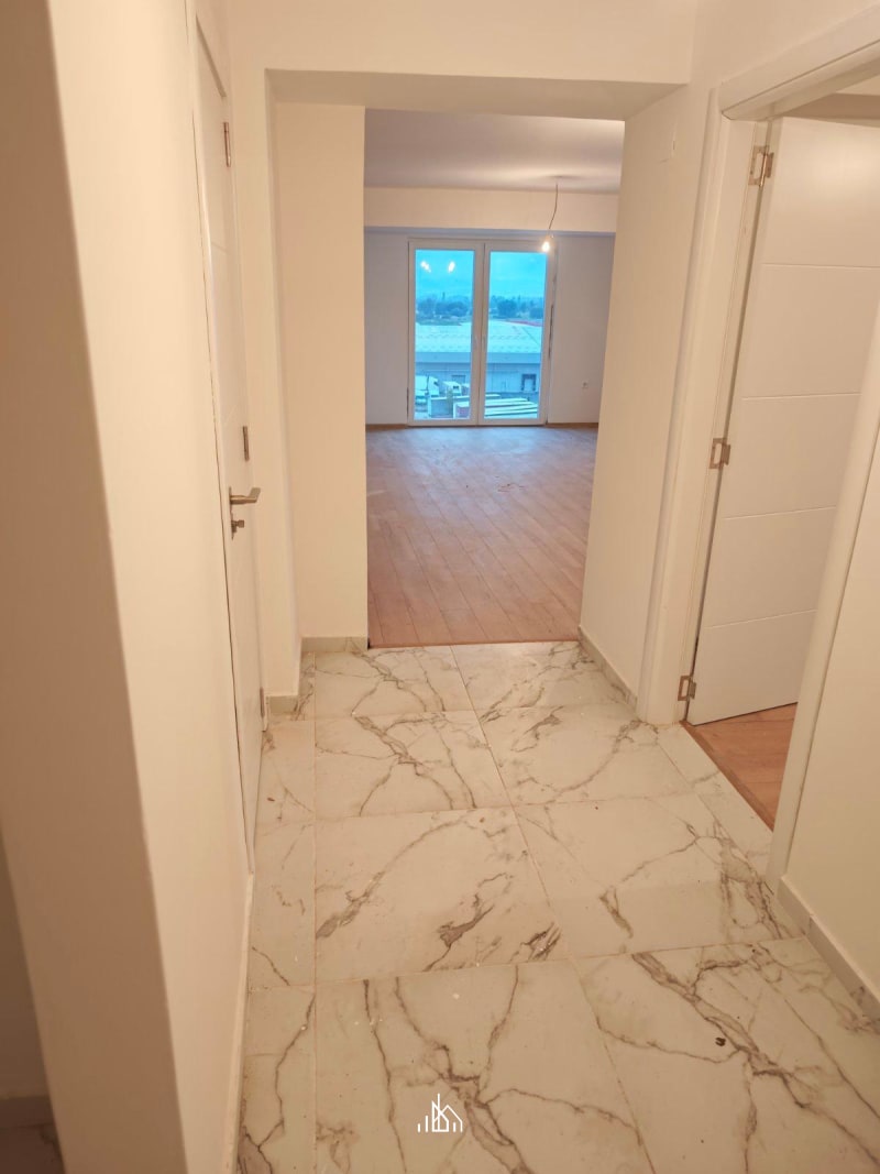 СЕ ПРОДАВА СТАН ВО ИЛИНДЕН 108м² , СО ГАРАЖА - 2