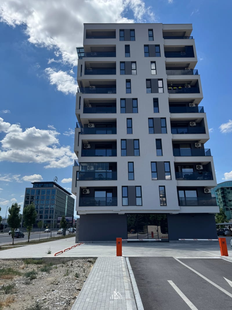 Се продава стан од 93м2 кај Мерцедес - 4