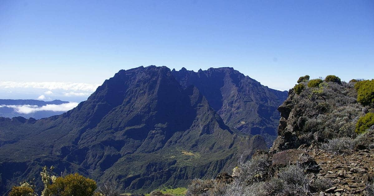 piton des neiges ile de la réunion.jpg