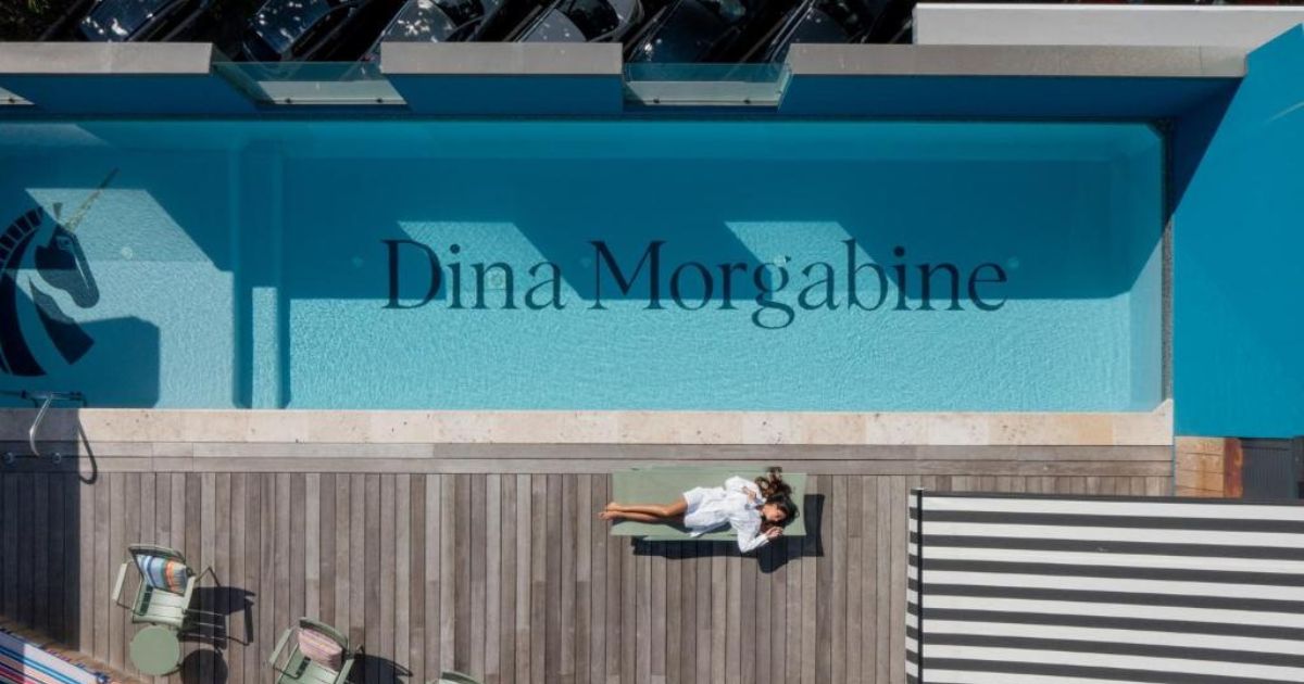 Dina Morgabine, Saint-Denis