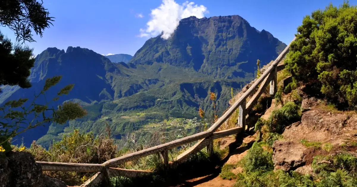 Bivouac au sommet du Piton Maïdo pour le lever de soleil