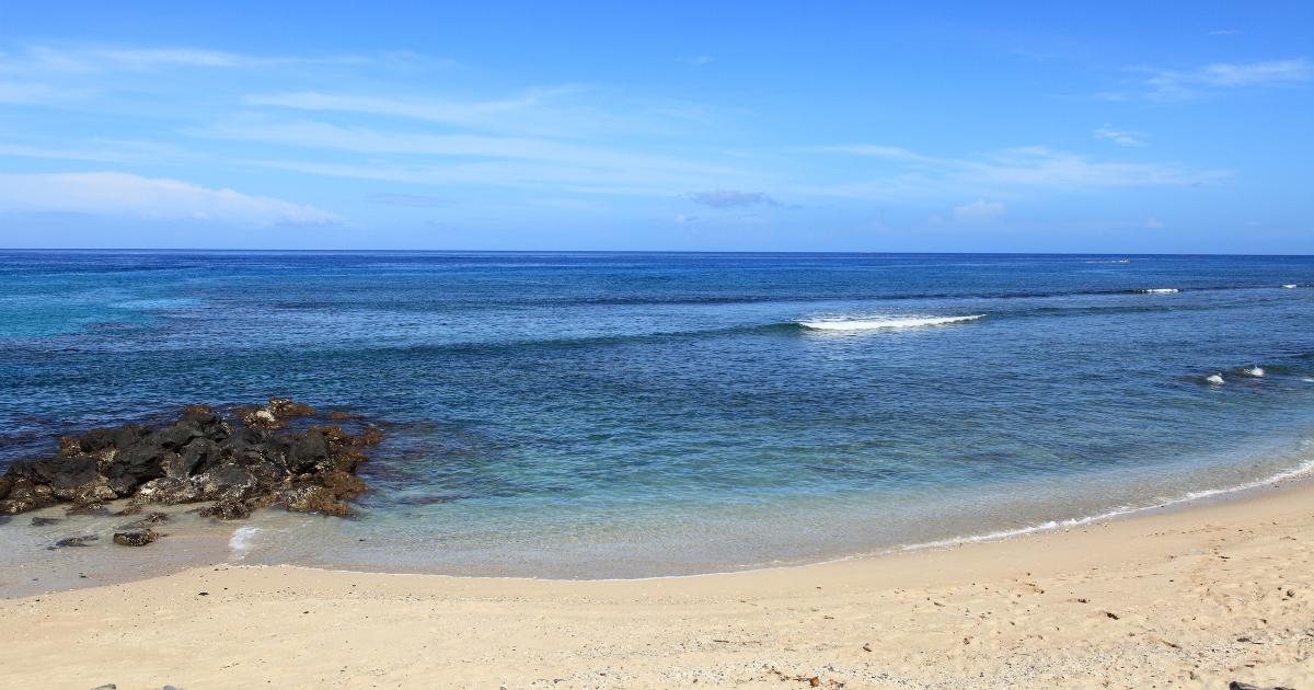 Paysage de La Réunion en mai, climat stable et saison sèche démarrante