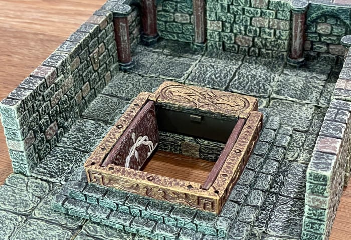 Ornate Altar Trapdoor photo 2