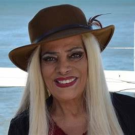 Biografía de Lia Crucet - Historia, Origen y Éxitos | CumbiaBase