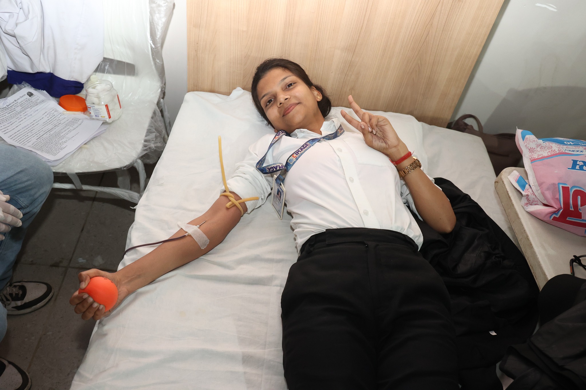 donating blood to save life