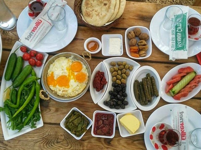Ayşegül Hanımın Çiftliği 