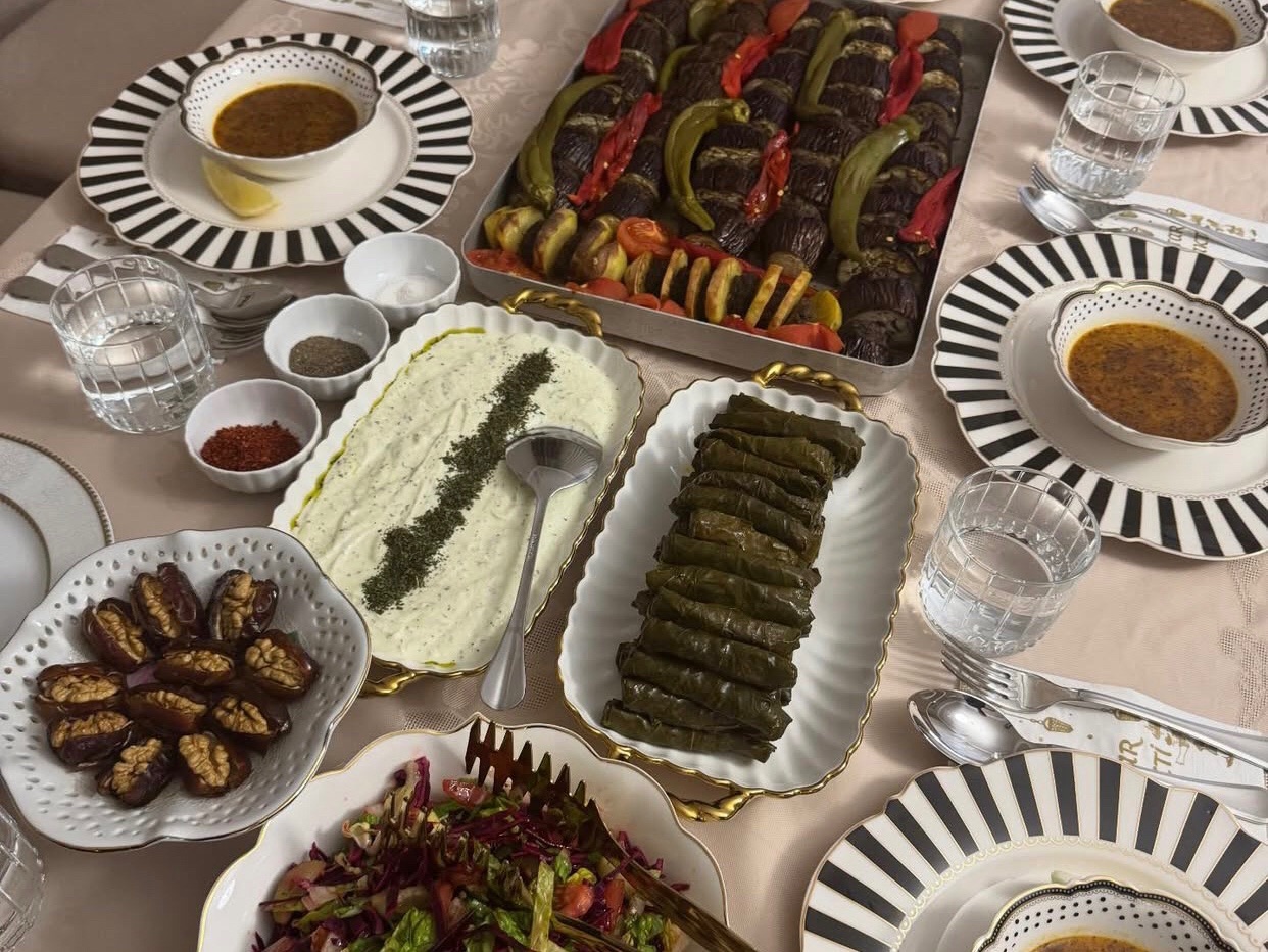 Davet Sofrası: Yemekten Daha Fazlası