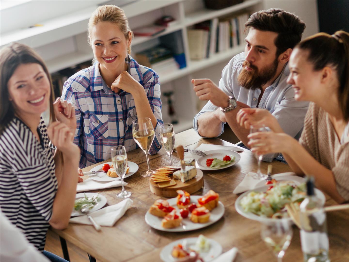Yemekte Yemek Konuş